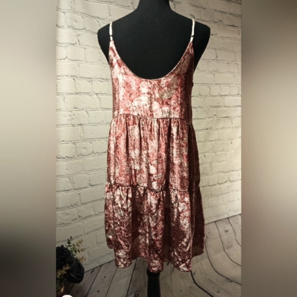 Slvls Velvet Silhouette Tapered mini Shift dress Golden byChaser - Picture 7 of 13